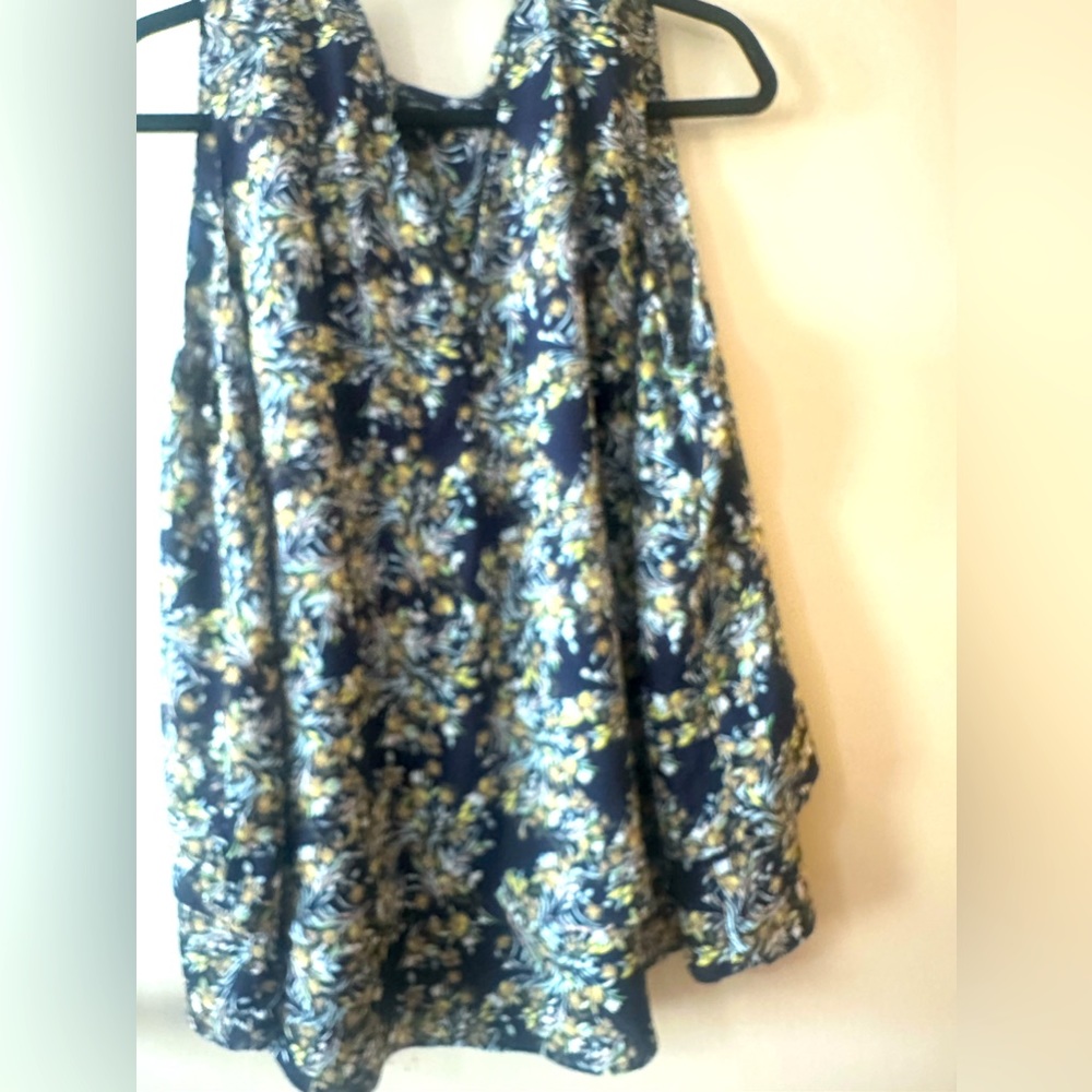 EUC, Sleeveless top, layered